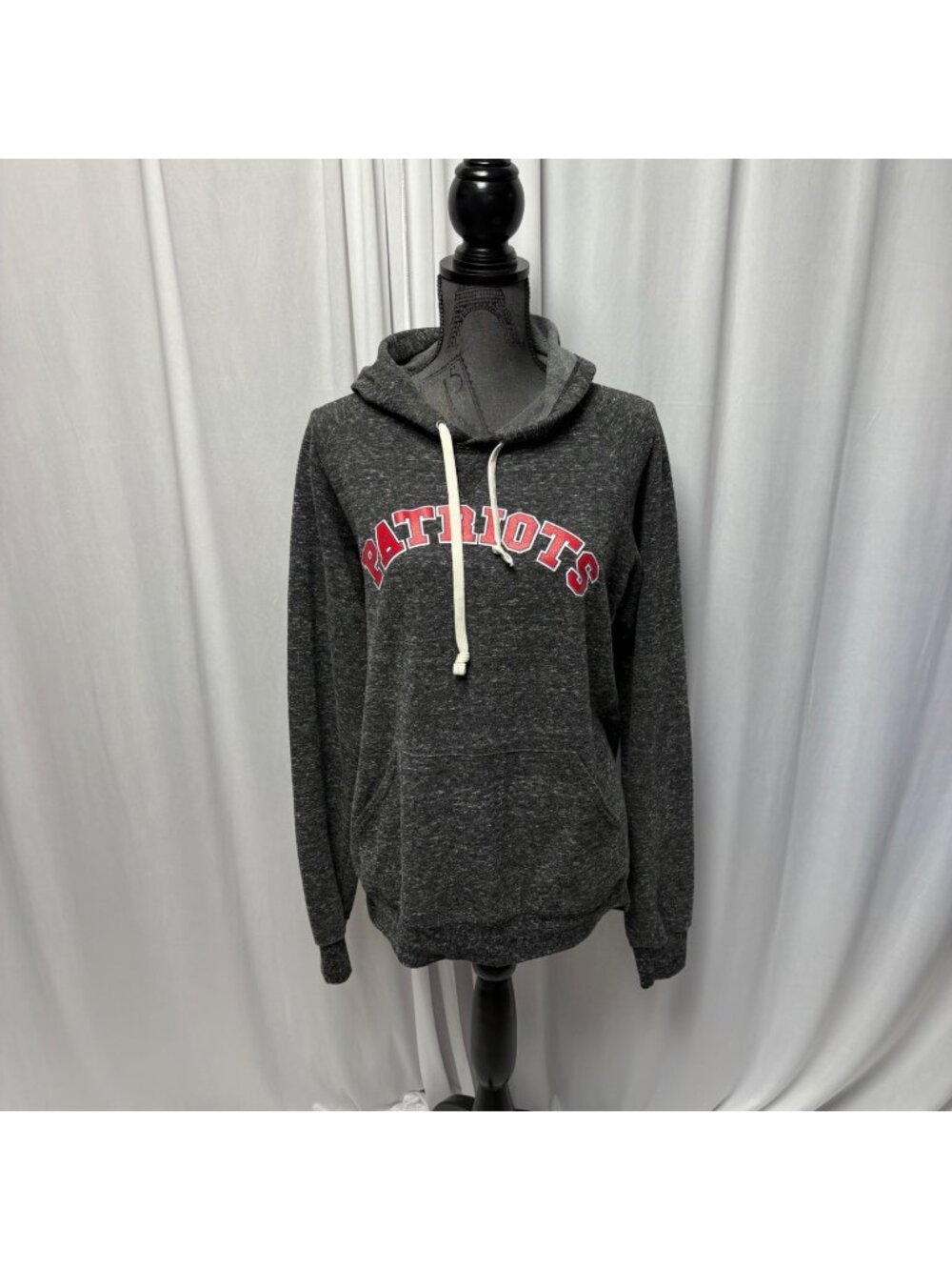 Patriots Gray Hoodie Unisex Sz Medium Red White Lettering Sweatshirt Sports Fan